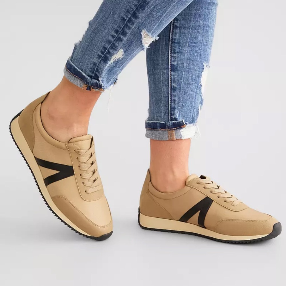 NWT MIA Natural and Black Kable Sneaker 6M